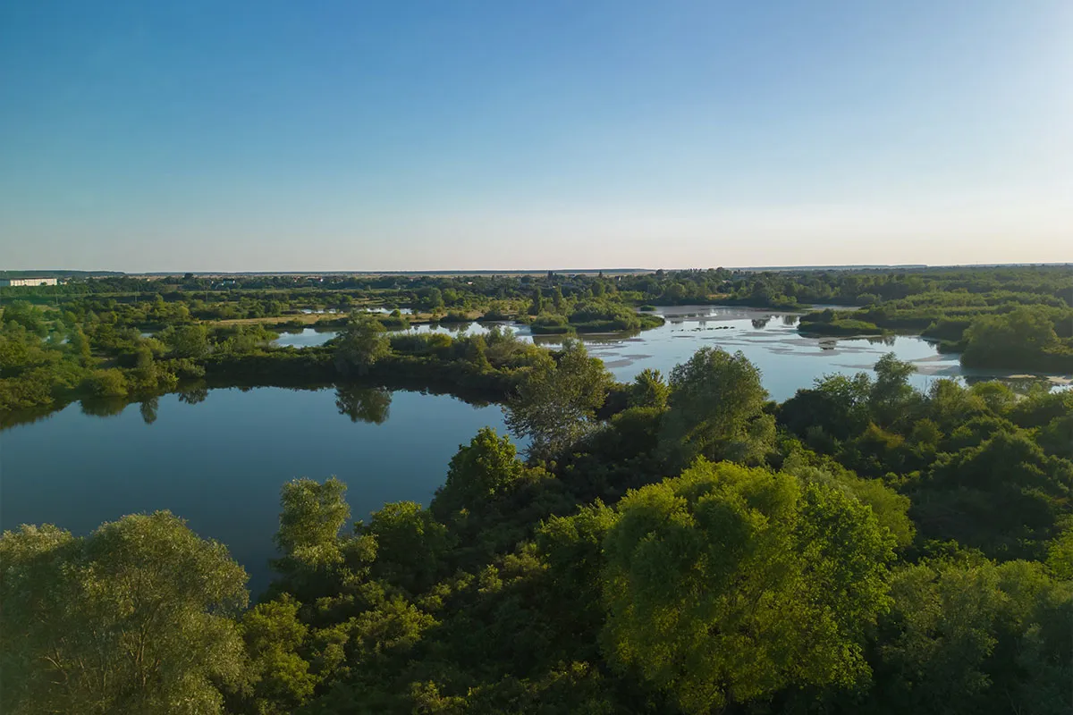 Hoteles modulares y paisaje: diseñar con menor intervención en el destino